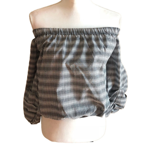 ⭐️Romeo and Juliet Couture Off the Shoulder … - Picture 1 of 8